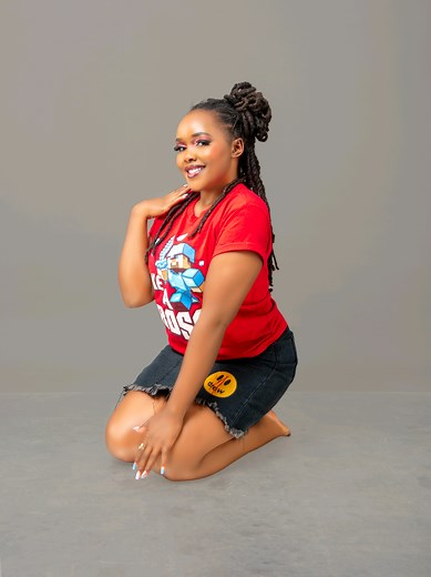 Step into the lens with Vee Creatives! 🏙️✨ 📸 Professional photography and makeup services — the best along Thika Road, Thika & Nairobi! ✨ Charges: Ksh 300 per photo ✨ We guide you on poses — look your best every shot! Capture your perfect moments with us. 📞 0790334409 | DM to book 😊 #VeeCreatives #ThikaPhotography #MakeupArtist #PhotographyStudio #KenyanCreatives