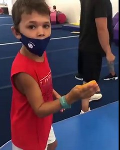 The STICKY NOTE CHALLENGE looks like my kind of game 🤣 (via darionnealy/TT) | Overtime