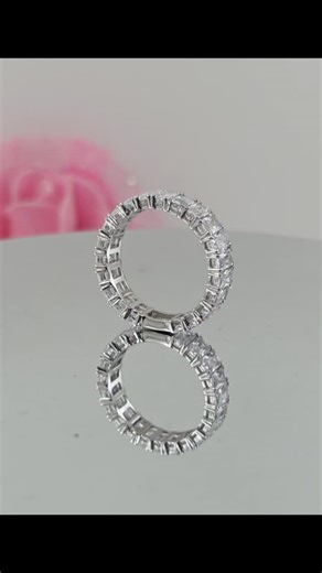 Srebro gift shop on Instagram: "Divan model prstena sa kristalom. 📍 Srbija 🌐 Više na: https://www.silverfactory.rs/https:/www.silverfactory.rs/product-category/mindjuse/prsten-srebrni-sa-kristalima-elegance-plus/"