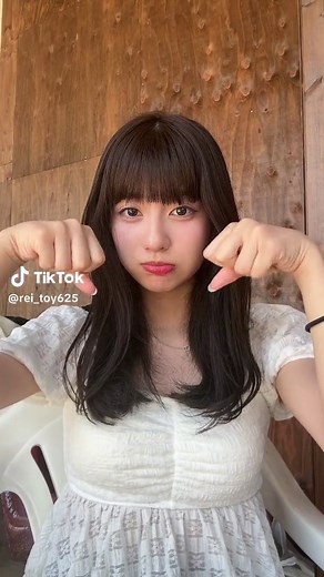 向井怜衣の水着ファッションとリップの使い方について