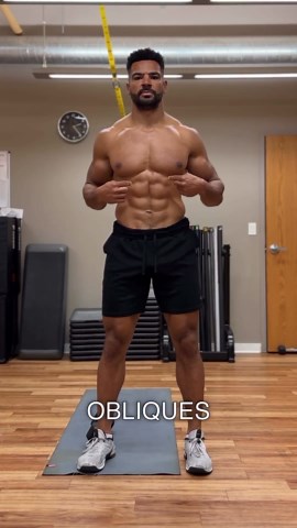 Clay | Functional Strength Coach & Quick workouts on Instagram: "The standing weighted side crunch is one of my favorite oblique exercises. This exercise targets the oblique muscles and tightens the entire side ab wall more effectively. It also improves your balance, increases strength and stability, and burns more calories than side crunches done on the floor. It’s great for balance stability and coordination as well as cardio. If you’re in Chicago make sure to check out @lateralfitnesschicago 