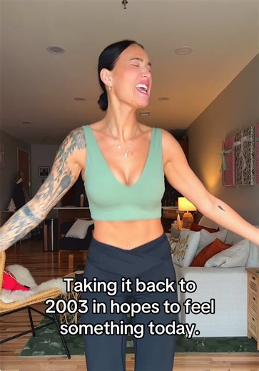 Emo Style: Black Nails and 2003 Nostalgia