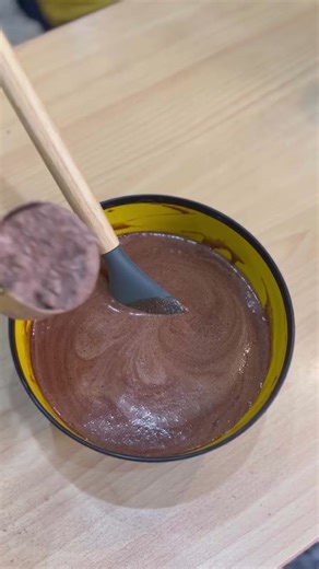 ASMR Fudgy Brownie 🍫 | No Talking | Satisfying Crack & Soft Center