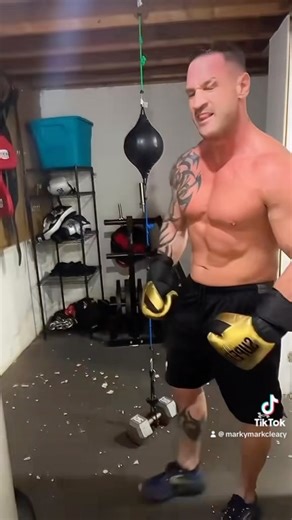 4 comments | Just like Franco Columbo, I was a boxer before a bodybuilder, so i love still sliding in some boxing training for my cardio during bodybuilding prep . _ #cardio #boxing #bodybuilding #fighter #athlete #letsgo | Mark Cleary Fitness | Facebook