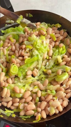 Creamy Butter Beans With Leeks & Spinach