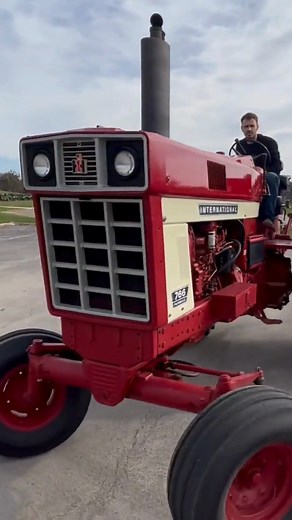 This #Throwback has a need for speed! ⚡ Check out this 1974 INTERNATIONAL 766 for sale on #TractorHouse. 👉 https://ow.ly/Qrvh50QcXXr #ThrowbackThursday #tbt #Tractor #Internationaltractor #antiquetractors | TractorHouse