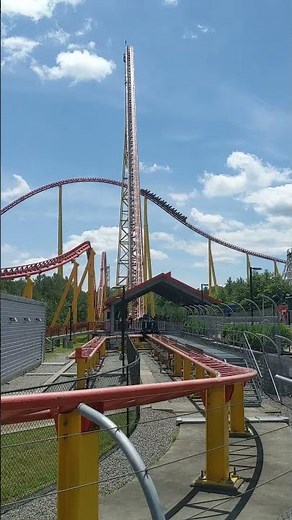 Intimidator 305 (Pantherian) at Kings Dominion! EXTREMELY INTENSE Roller Coaster!!! 🏎