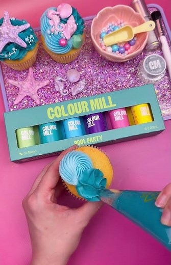 How to decorate Under-the-sea Beach Cupcakes using Colour Mill Pool Party Buttercream Piping