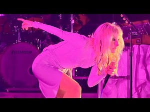 Hayley Williams - Parachute (live 4/9/26)