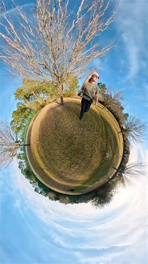 Testing out the 360 camera and ended up in a tiny world 😯