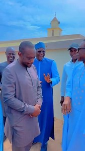 C’est une chance d’être témoin d’une telle journée, où la grandeur des hommes se mesure à la noblesse de leurs actes. Voir Youssou Ndour offrir un forage aux populations de Poufoune, aux côtés de son ami Magueye Boye, maire de Khombole et acteur engagé pour le bien-être de sa commune, rappelle que certains gestes dépassent le simple don : ils marquent l’histoire et transforment la vie des communautés. @à la une Leuk Daour | Lamine Sarr