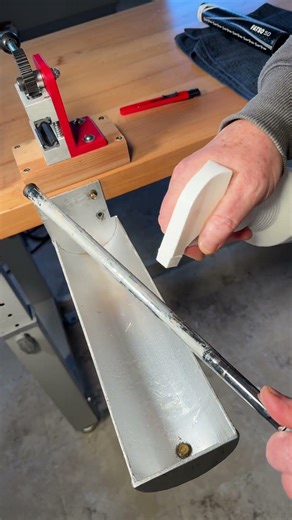 REMOVING PUTTER GRIP AND TAPE FOR REGRIPPING #golf #putter #diy #golflife #bramptontech