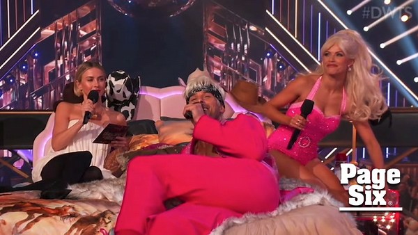 Watch Julianne Hough react to Danny Amendola flirting with her in bed on 'DWTS' finale