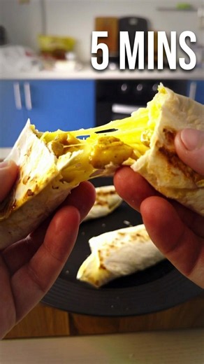 Secret 5-Minute Snack! Crispy Chicken & Cheese Wrap 🧀🌯 #easyrecipes #cooking #recipe #food