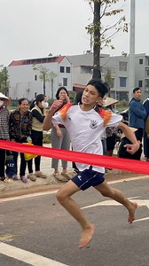 Cự ly 200m nam. 27giây07 gọi tên Vđv Hà Mạnh Tiến Giải nhất😍😍😍 | Đoàn Thanh Niên Thôn Cầu Ngoài