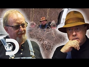 “That’s a Red Flag” Moonshiners Get Suspicious Over Unknown Bootlegger Offering 25k | Moonshiners