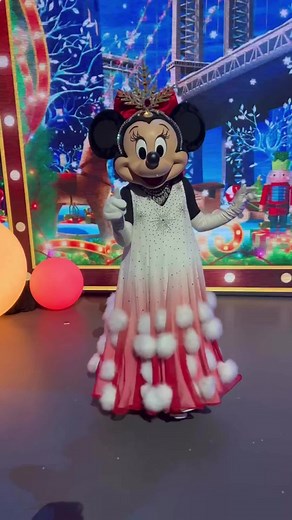 Minnie Mouse Disney Magic at Disneyland Christmas Park