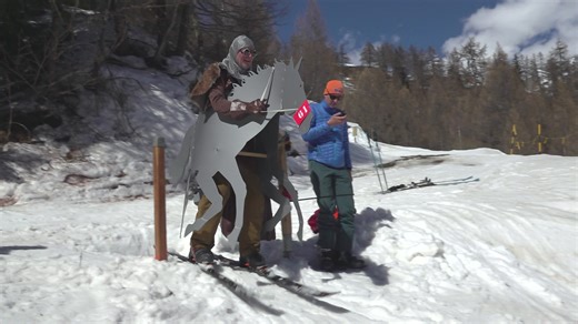 Genoux pliés et coudes levés, bienvenue à la Clandestina!
