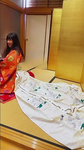 十二単の着付け体験を行いました！