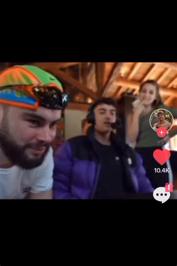 Apo et Inox une trop belle amitié. 🤍🤍 #Apo #Inox #amitié #teamcrouton #teamcroutonoffan #teamcrouton #pourtoi #foryoupage #foryou