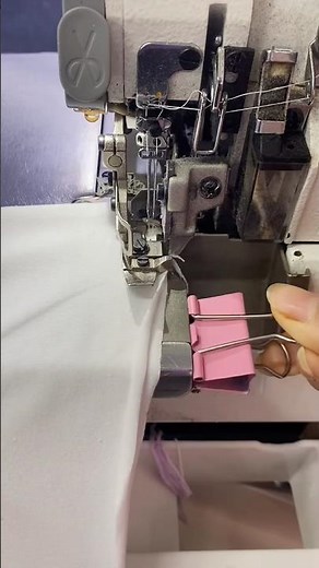 Tips for Using an Overlock (Serger) Machine on Knit Fabrics #diy #sewingtips #sewingtutorial