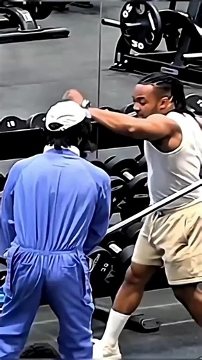 Anatoly prank with 😜💪 Bodybuilders #bodybuilding #unitedstates #anatolyprank #gym #anatoly