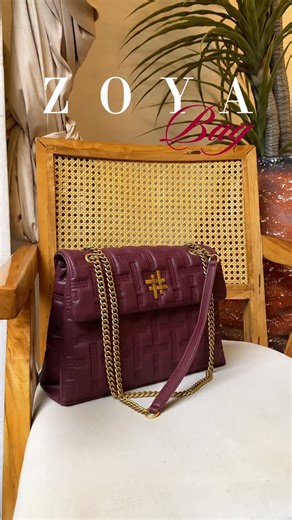 OUTLASH on Instagram: "Literally obsessed 😍✨ ZOYA FLAP BAG IN BURGUNDY Size: medium #outlashbrand"