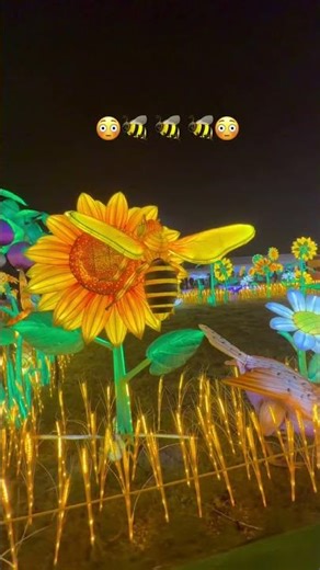 Biggest Bee 🐝 in the world #trendingnow #snow #thrillride #bees #huge #usasnow