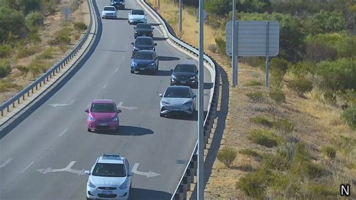 CLEARED Traffic flowing BREAKDOWN – KWINANA FREEWAY SOUTHBOUND EXIT TO ARMADALE ROAD, JANDAKOT Left turn lane blocked Traffic slow on approach Drive with caution #perthtraffic Follow us on X @Perth_Traffic and Instagram @perthtraffic | Main Roads Western Australia
