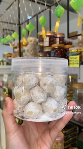 📢 PROMOSI TERHAD COOKIES! 📢 Dapatkan cookies promosi yang terpilih homemade dengan harga yang berbaloi! 🍪 Pelbagai pilihan cookies lazat: ✔️ Chocolate Chip – penuh dengan kepingan coklat ✔️ Almond London – lemak manis cair di mulut ✔️ Hazelnut Chocolate– berkrim, lembut & mengenyangkan ✔️ Red Velvet – rasa premium dengan keju yang memikat ✔️ Dark Chocolate – pahit manis, khas untuk peminat coklat dan banyak lagi ✅ Dibuat segar setiap hari ✅ Tanpa bahan pengawet, lebih sihat & berkualiti ✅ Ses