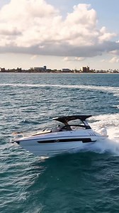 ✨ BRAND NEW BOAT IN STOCK 2026 Hanover 305 White & Black Edition The Hanover 305 is one of our top-selling models, and it’s easy to see why. This boat offers an exceptional blend of functional space, comfort, luxury, and high performance, all wrapped in a stunning design that turns heads. ✅ 5 years Hull Warranty ✅ Low Financing Rates ✅ Don't forget you can charter the 305 and people absolutely love it. ABOUT THE HANOVER 305: It's powered by a Twin Mercury 225HP DTS OUTBOARDS FULLY LOADED: • Bow 