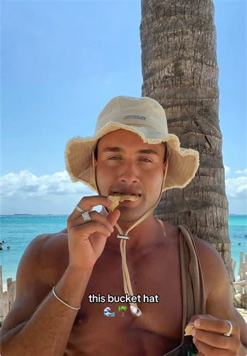 Stylish Bucket Hat Outfits for a Summer Beach Trip