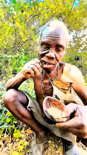 Can This Food Really Be Eaten? 😲 | A Real Glimpse of Life in Africa 🌍.#shorts #africa #shortsfeed