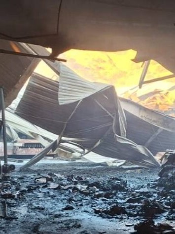 48 horas de fuego arrasan fábrica de cartón, dejan pérdidas millonarias y más de 90 personas sin trabajo