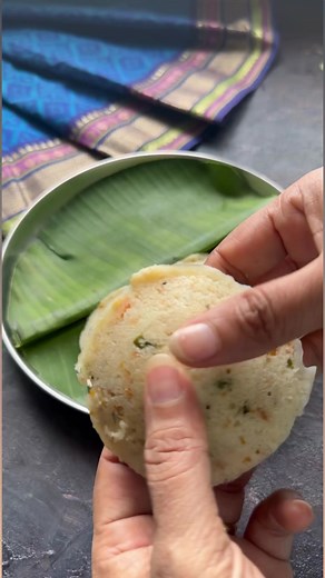 OATS IDLI by Masterchefmom :1 cup quick cooking oats1 cup rava/sooji1 cup curd1 1/4 cup water1/4-1/2 tsp baking soda salt to tasteTo temper:2 tsp oil1 tsp chana dal1 tsp urad dal1 tsp mustard seeds10 cashew nuts (halved)1 carrot( finely chopped)1 green chilli( finely chopped, adjust)handful of coriander leaves(finely chopped) Method: 1. To a wide bowl/vessel, add oats, rava, curd and mix well adding water.2. Using the Butterfly Premium vegetable chopper, finely chop vegetables of your choice.3. 