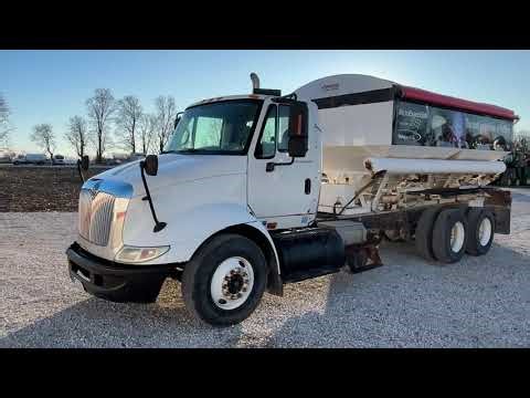 2007 IHC 8600 Dry Tender Truck