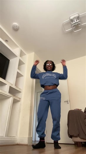 Dc:@𝓒𝓮𝓵𝓮𝓼𝓽𝓮 #itseileen | come on eileen dance