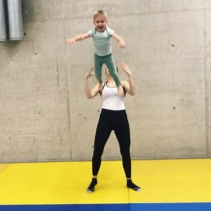 Best practice for kids and parents 💕 @acrobabykids @tsirkusekool #acrobatics #acro #acrolove #acroyoga #acrobaby #babyacro #acrokid #acroteacher #acrofun #acrobaby #babypower #goals #fitmama #awesome #life #fitness #babyfitness #fitlove #fitbaby #babysport #kidpower #mompower #fitwithkids #eesti | Acrobabykids