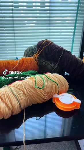 New Year, New rugs 🥳 Who’s ready to get “Pom Pomin” 🧶🎉 #fiberart #DIY #PomPom