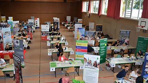 Azubi Speed Dating: Schüler lernen Schramberger Unternehmen kennen