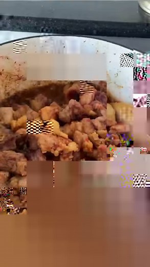 Cozonac fara framantare cu dospire la rece – reteta simpla de cozonac rapid, fara multa munca, fara robot sau malaxor. Iese un cozonac pufos si bun, cu multa umplutura de nuca, stafide, cacao, fructe confiate. Reteta completa in comentarii. #ginabradea | Pofta buna cu Gina Bradea