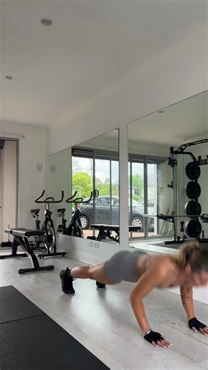 Daily Dance Workout Challenge: Day 5 Plank Routine