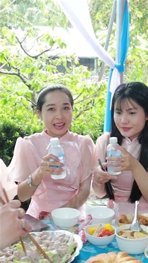 Wedding | bride and groom entertain guests