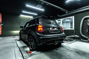 Mini Cooper S 2.0T JCW 💥 Petite, mais puissante ! 💪🏻 Cette Mini Cooper est passée entre les mains de nos experts afin d’optimiser ses performances ✨ ◾ Stock : 231 CH / 338 NM ◾ Stage 1 : 286 CH / 435 NM 📈 Gain : 55 CH / 97 NM Encore plus agile, cette petite britannique va vous faire aimer la conduite urbaine ! 😎🚗💨 — Small but powerful! 💪🏻 This Mini Cooper has been in the hands of our experts to optimize its performance ✨ ◾ Stock: 231 HP / 338NM ◾ Stage 1: 286 HP / 435 NM 📈 Gain: 55 HP 