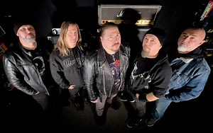 ATTACKER: il nuovo singolo "World In Flames"