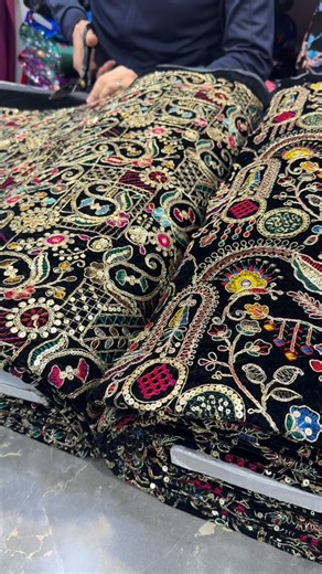 Opéra_textiles on Instagram: "Velours brodé 🧵"