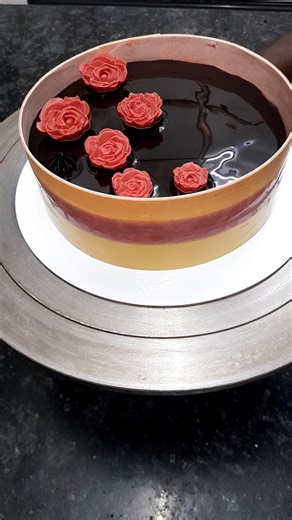 Red color chocolate flower 🌸 most beautiful cream chocolate cake design recipe
