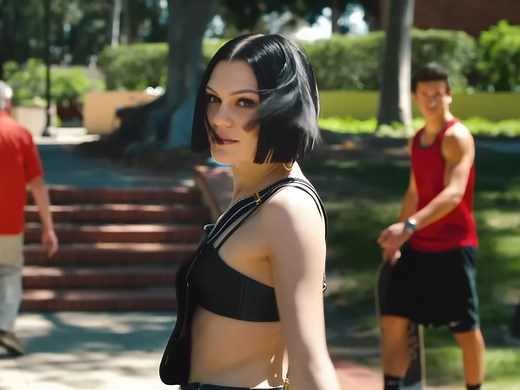 【4k 120FPS】 Flashlight 原版mv 无字幕纯享版