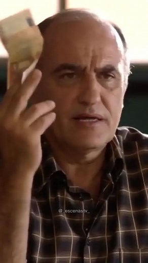 Escenas TV 🎬 on Instagram: "Merlí 🎬✨ • • • • • #merli #reflexion #valor #serie #parati #foryou"