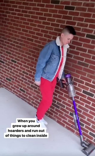 Understanding the Mind of a Hoarder and Their Cleanup Process